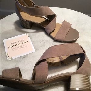 Naturalizer short heel sandals